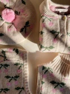 Cagoule Belma - Cherry -Konges Sløjd®. Soldes Boutique FLAT KS103710 P00005 KS103714 P00005 KS101423 P00005 1 250729074055 a11fbb0f adf7 40bd 87cc 7e17d6f73508