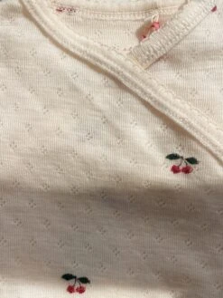 Body Newborn Uma - Cherry -Konges Sløjd®. Soldes Boutique FLAT KS104549 P00005 2 250923112137