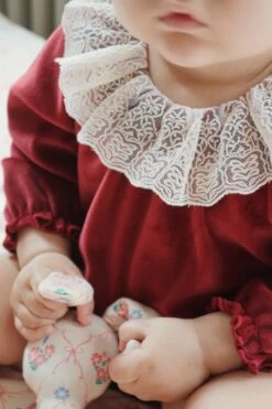 Barboteuse Venola - Red Dahlia -Konges Sløjd®. Soldes Boutique MOOD KS102137 S10016 KS102105 P05073 5 240326081556