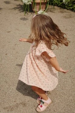 Robe Coco - Cherry Pink Motif -Konges Sløjd®. Soldes Boutique MOOD KS103059 P00093 2 240822090732