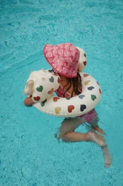 Bouée Junior - Bon Coeur Coloré -Konges Sløjd®. Soldes Boutique MOOD KS103267 P15057 KS103092 P15012 KS103082 P15012 2 240822091050 54538637 8959 462a a62e 2580dcfdb00e