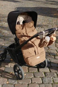 Nemuri Footmuff - Walnut -Konges Sløjd®. Soldes Boutique MOOD KS103437 S25115 KS103511 S25115 2 251016084258 84abba9a 68b6 42ea b466 2b8f420feafb