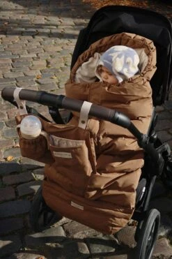 Nemuri Footmuff - Walnut -Konges Sløjd®. Soldes Boutique MOOD KS103437 S25115 KS103511 S25115 4 251016084307 36ab5076 eab1 477a 9a70 23f1c84ba552