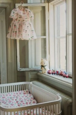 Robe Tullie - Ma Grande Cerise Pink Glitter -Konges Sløjd®. Soldes Boutique MOOD KS103833 P05195 KS104026 S30051 KS104020 P00057 KS102331 S45064 1 250902082921 f0026c39 5e1e 47c0 af63 72afbd44f8e0