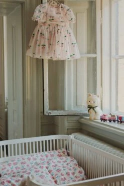 Robe Tullie - Ma Grande Cerise Pink Glitter -Konges Sløjd®. Soldes Boutique MOOD KS103833 P05195 KS104026 S30051 KS104020 P00057 KS102331 S45064 2 250729073617 1d66a683 58fa 4973 ad48 5abd93be4d0e