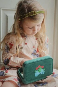 Parure De Bijoux All I Wish For - Bottle Green -Konges Sløjd®. Soldes Boutique MOOD KS104198 S20002 KS104462 S20014 KS104203 M00141 1 250923092539 08b0be16 8775 4c58 933e 38a26c6f204b